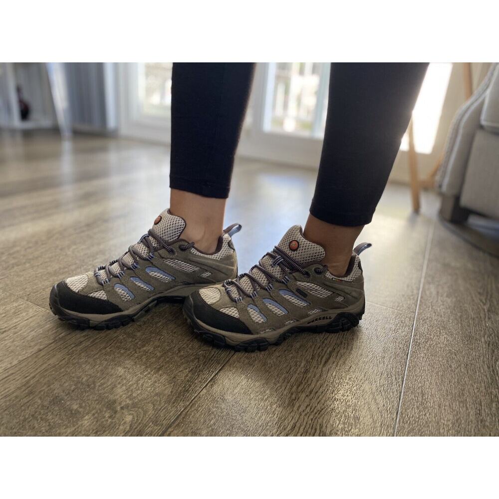 Women's Hiking Shoes - Gray and Black